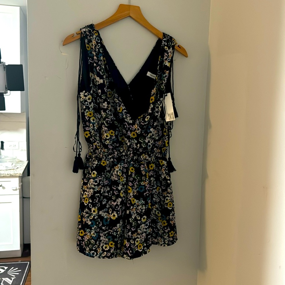 Cupcakes and Cashmere Odele ditsy floral dress